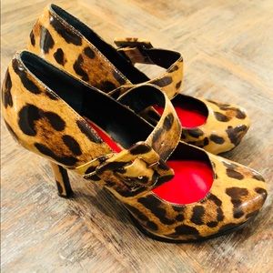 Nine West Mary Jane Leopard print pumps